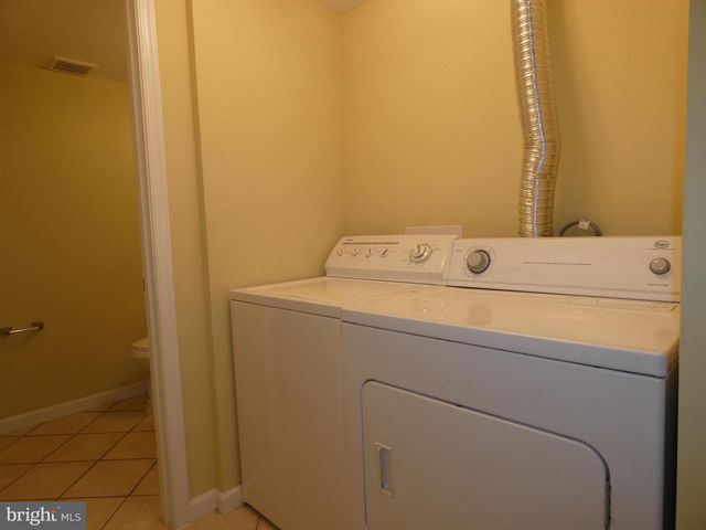 3495 CASTLE HILL DR, Woodbridge, VA 22193