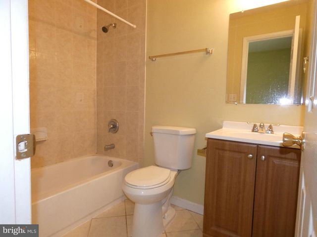 3495 CASTLE HILL DR, Woodbridge, VA 22193