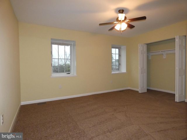 3495 CASTLE HILL DR, Woodbridge, VA 22193