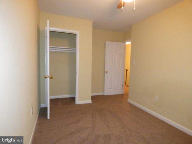 3495 CASTLE HILL DR, Woodbridge, VA 22193