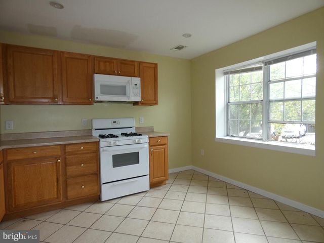 3495 CASTLE HILL DR, Woodbridge, VA 22193