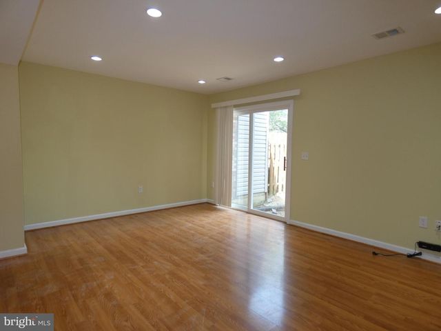 3495 CASTLE HILL DR, Woodbridge, VA 22193