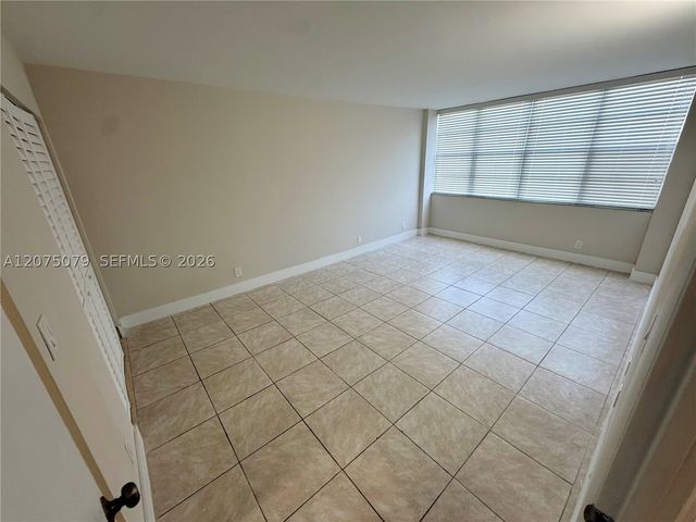 2025 NE 164th St 608, North Miami Beach, FL 33162