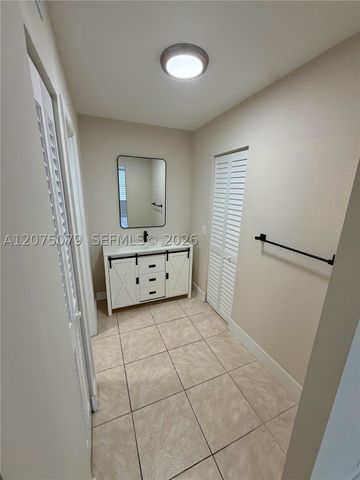 2025 NE 164th St 608, North Miami Beach, FL 33162
