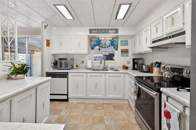 1018 SOUTHLAND DRIVE, Tavares, FL 32778