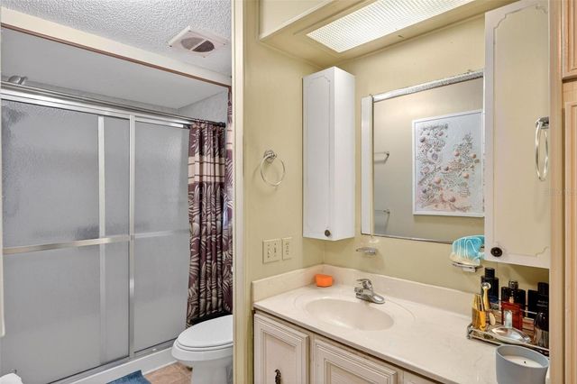 1018 SOUTHLAND DRIVE, Tavares, FL 32778