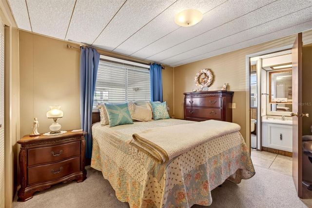 1018 SOUTHLAND DRIVE, Tavares, FL 32778