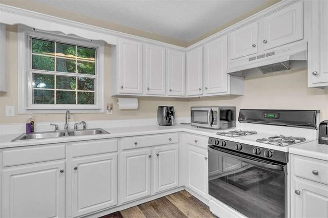 321 Four Oaks Drive, Powder Springs, GA 30127