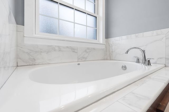 1101 Highland Drive, Aurora, MO 65605