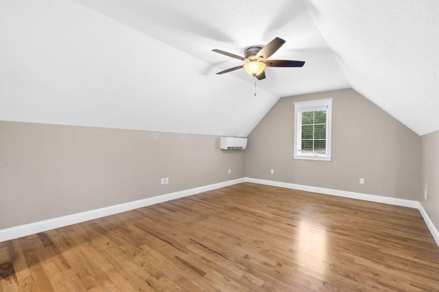 1101 Highland Drive, Aurora, MO 65605