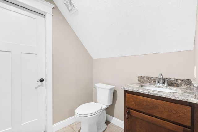 1101 Highland Drive, Aurora, MO 65605