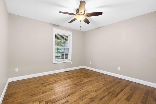 1101 Highland Drive, Aurora, MO 65605