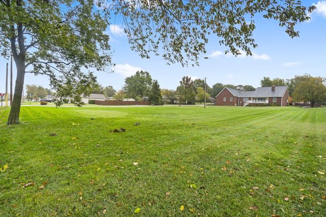 1101 Highland Drive, Aurora, MO 65605