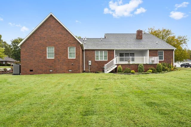 1101 Highland Drive, Aurora, MO 65605