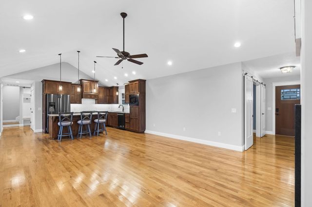 1101 Highland Drive, Aurora, MO 65605