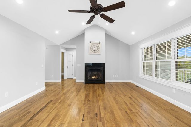 1101 Highland Drive, Aurora, MO 65605