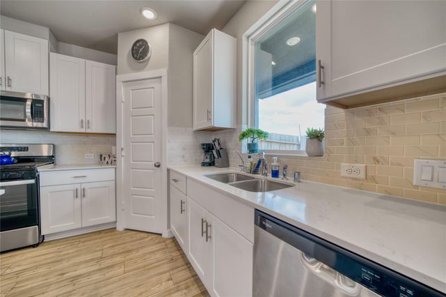 3830 Singing Coast Path, Houston, TX 77082