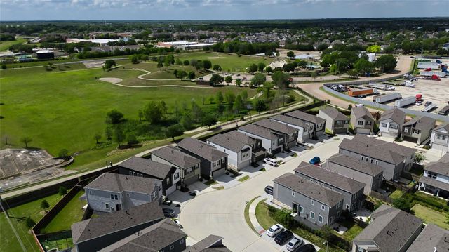 3830 Singing Coast Path, Houston, TX 77082