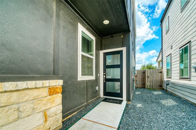 3830 Singing Coast Path, Houston, TX 77082