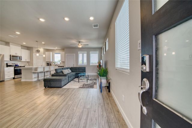 3830 Singing Coast Path, Houston, TX 77082