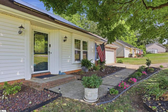 10 Fieldstone Place, Greenville, SC 29615