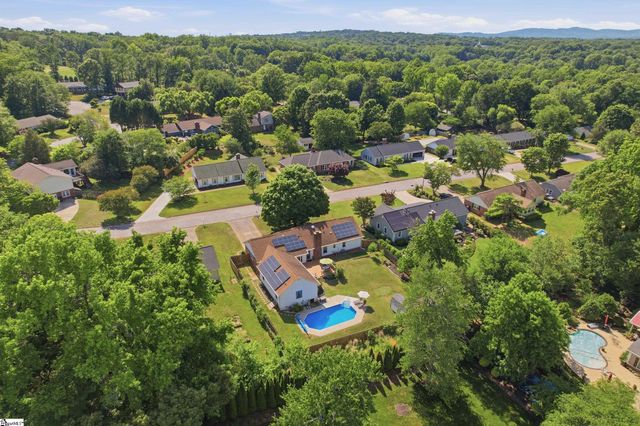 10 Fieldstone Place, Greenville, SC 29615