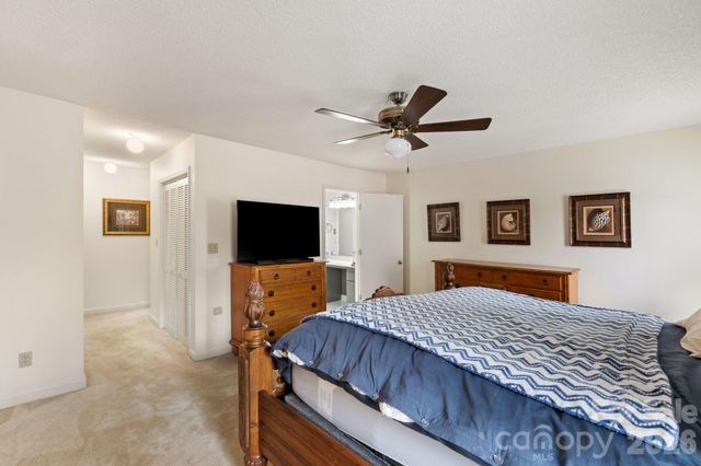 33 Lantern Lane, Lexington, NC 27292