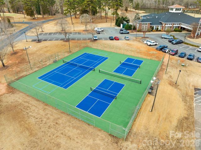 33 Lantern Lane, Lexington, NC 27292