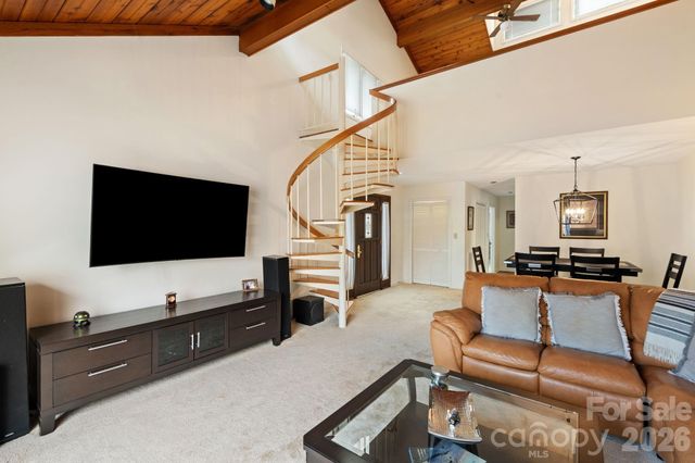 33 Lantern Lane, Lexington, NC 27292