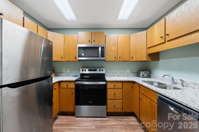 33 Lantern Lane, Lexington, NC 27292