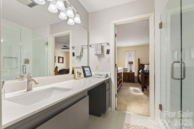 33 Lantern Lane, Lexington, NC 27292