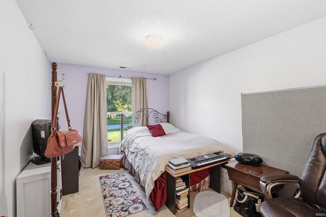 11148 Shoreline Drive, Leo, IN 46765