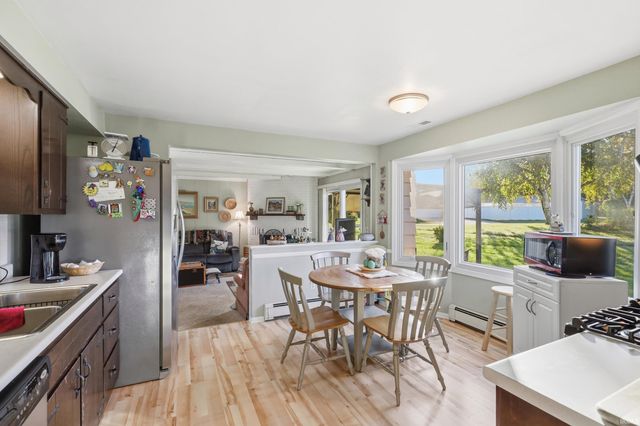 11148 Shoreline Drive, Leo, IN 46765