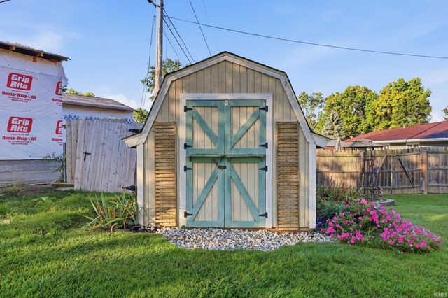 11148 Shoreline Drive, Leo, IN 46765