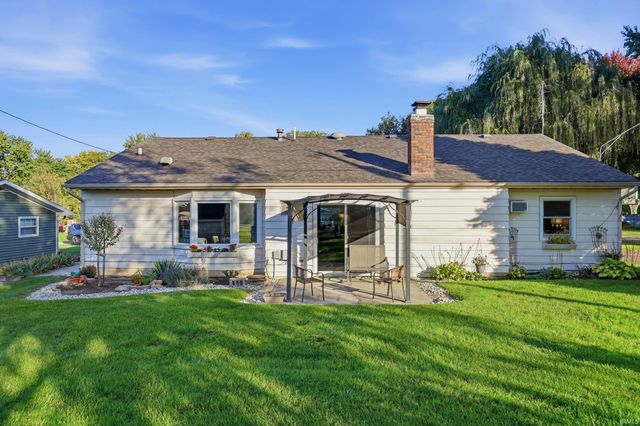 11148 Shoreline Drive, Leo, IN 46765
