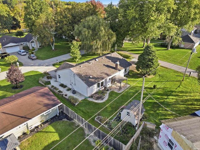 11148 Shoreline Drive, Leo, IN 46765