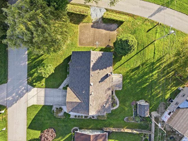 11148 Shoreline Drive, Leo, IN 46765