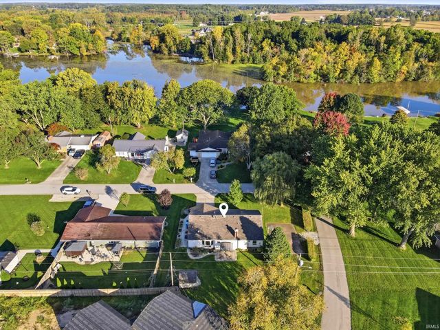 11148 Shoreline Drive, Leo, IN 46765