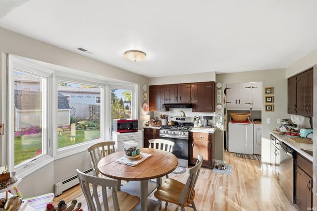 11148 Shoreline Drive, Leo, IN 46765