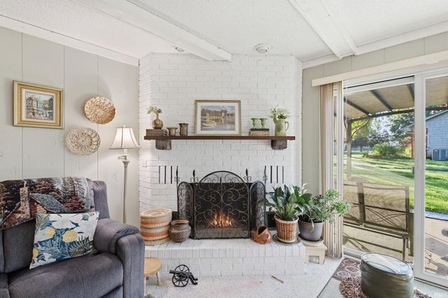 11148 Shoreline Drive, Leo, IN 46765