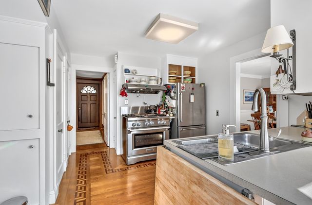 130 Grosvenor Road, Needham, MA 02492