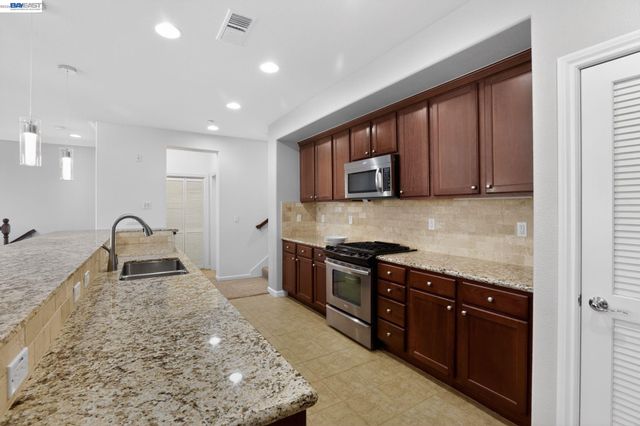 4763 Perugia St, Dublin, CA 94568