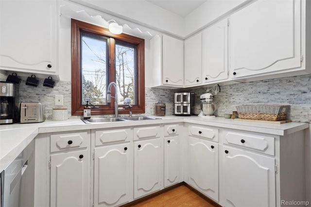 3172 Indianview Drive N, Waterford Charter Township, MI 48329