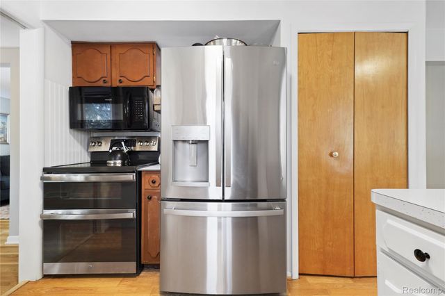 3172 Indianview Drive N, Waterford Charter Township, MI 48329