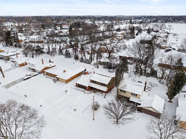 3172 Indianview Drive N, Waterford Charter Township, MI 48329