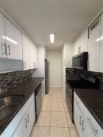 7429 SW 152nd Ave 13-205, Miami, FL 33193
