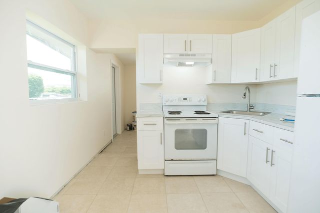 141 NW 13th Avenue, Boynton Beach, FL 33435