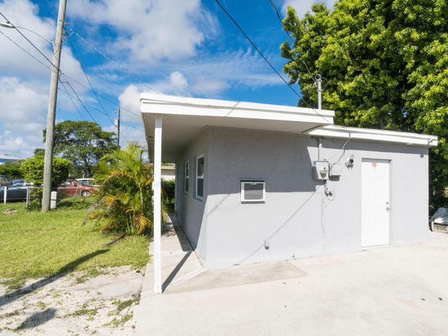 141 NW 13th Avenue, Boynton Beach, FL 33435