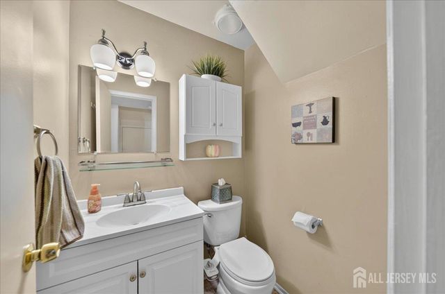 961 Linwood Place, North Brunswick, NJ 08902