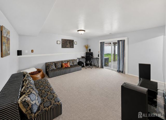 961 Linwood Place, North Brunswick, NJ 08902